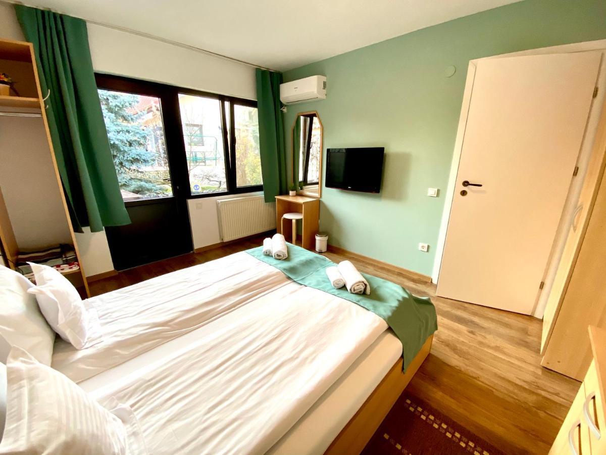 Cristi'S Rooms - Pensiune Oradea Exterior photo