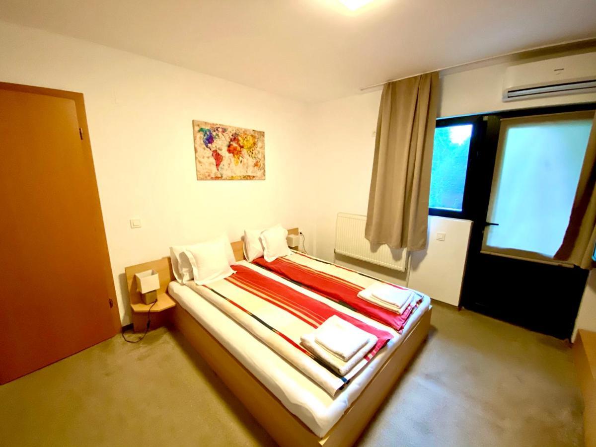 Cristi'S Rooms - Pensiune Oradea Exterior photo